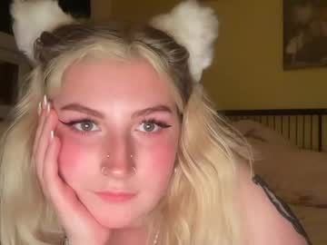 girl Cam Girls Get Busy With Their Dildos With No Shame with lulababy23