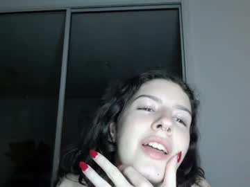 girl
        frenchava cam image #3674696