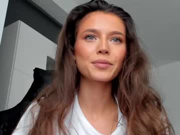 girl
        isia_slay cam image #735119