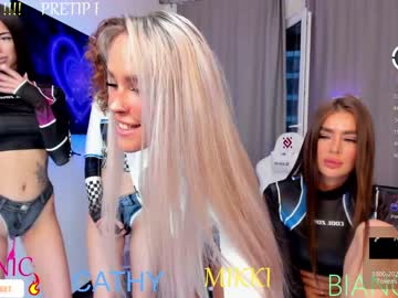 girl
        blush_mikki cam image #3938200