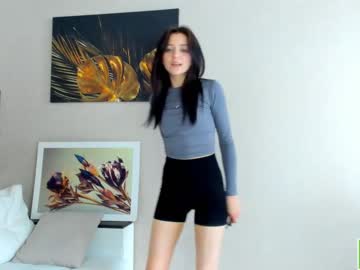 girl
        darlenefarman cam image #4159441