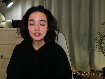 girl
        ella_flar_ cam image #405045