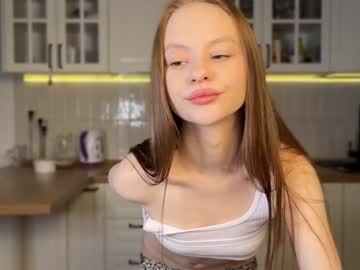 girl
        tweety_doing_sweety cam image #5601947
