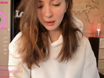 girl
        shirleywatson cam image #1336993