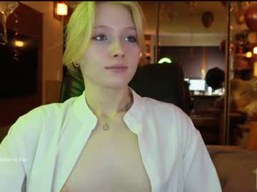girl
        bestblondiiecb cam image #879983