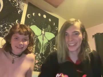 couple
        polyhousegays cam image #143340