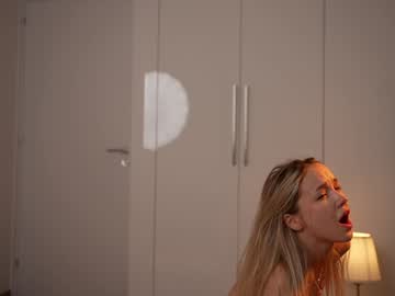girl
        kriss0leoo cam image #6704004