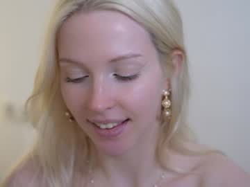 girl
        my_stella cam image #5678881