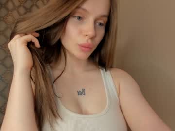 girl
        space_flower_ cam image #1774541