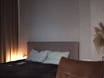 girl
        gold_blond cam image #6568232