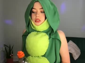 girl
        littlesugarpea cam image #2950409
