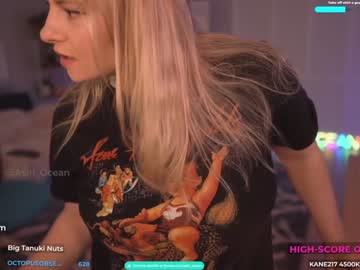girl
        asiri_ocean cam image #4911995