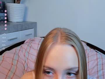 girl
        lolliis cam image #2548335