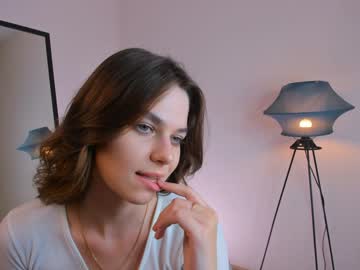 girl
        aviannajjustice cam image #1677673