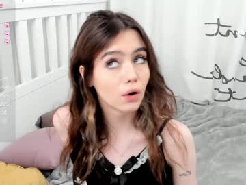 girl
        connieambes cam image #2903689