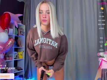 girl
        blush_mikki cam image #937423