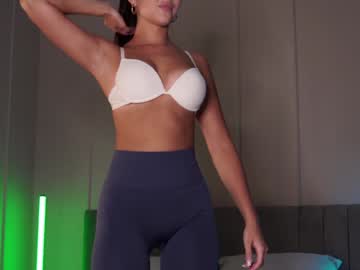 girl
        emilybatee cam image #4966785