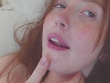 girl
        niilaa cam image #6670627