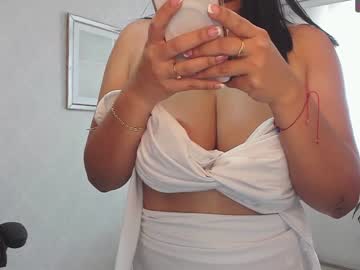 couple
        emillybrowm cam image #304237