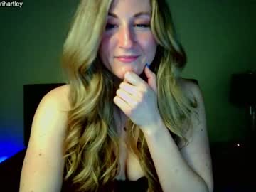 girl
        brihartley cam image #861843