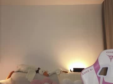 girl
        marshmeowlow cam image #6330338
