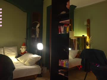 girl
        _the_sun_ cam image #5651132