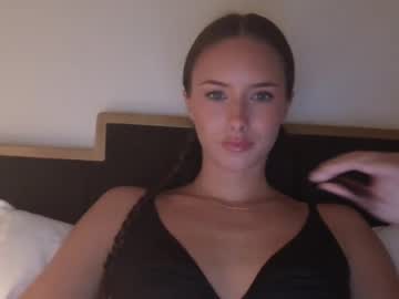 girl
        oliviasummerss02 cam image #4668001