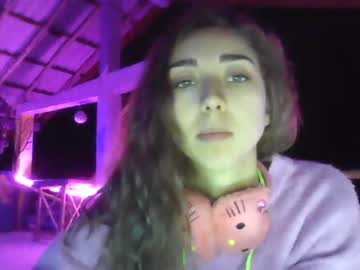 girl
        pink_veil cam image #1836243