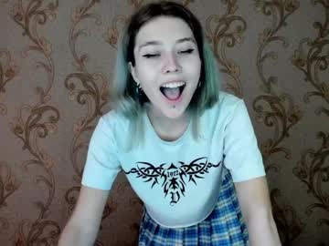 girl
        yuinika_ cam image #4714545