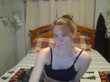 girl
        katynowhere cam image #5896872