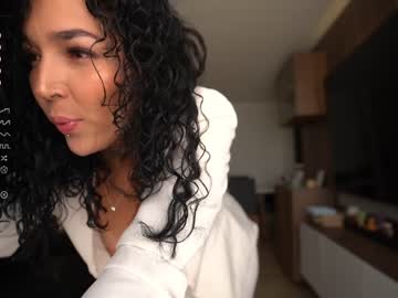 girl
        mykinkybunny cam image #2669335