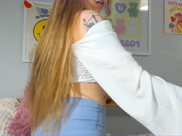girl
        thisisamelia cam image #3837943