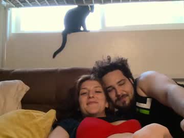 couple
        phattpinktaco cam image #721251