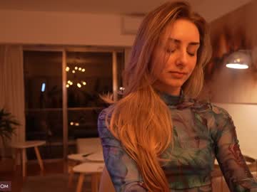 girl
        ksensational cam image #1549910