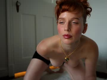girl
        ellaa91 cam image #5435506