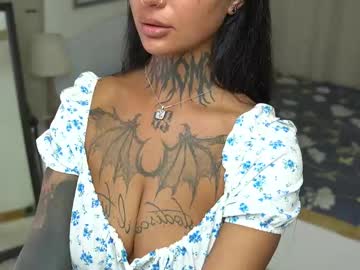 girl
        butter_f1y cam image #6791512