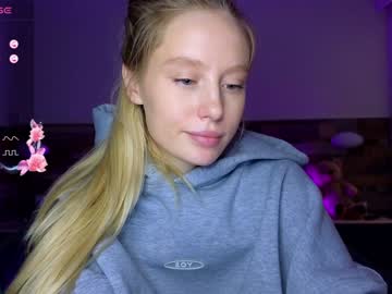 girl
        callme_star cam image #4116539