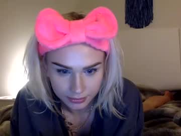 girl
        firebrookey cam image #1443346