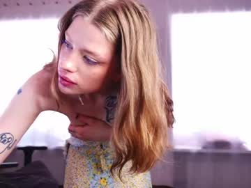 girl
        amore_hilton cam image #2105248