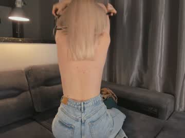 girl
        mesoroydarlin cam image #192220