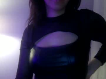 girl
        lillyandhertoyy cam image #3394733