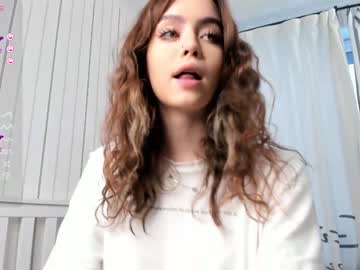 girl
        connieambes cam image #2917847