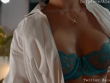 girl
        alejastorm cam image #6795829