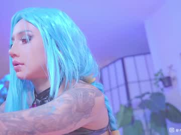 girl
        nekyra_san cam image #5495388