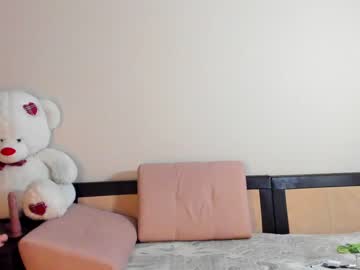 girl
        karolina_opal cam image #2946224