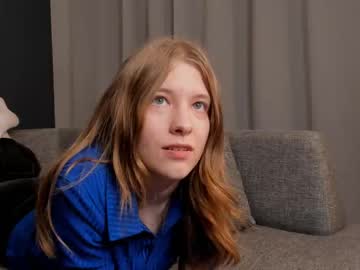 girl
        lorabark cam image #4003401