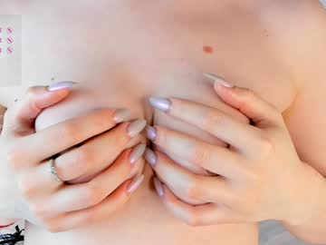 girl
        holyhee cam image #5866762