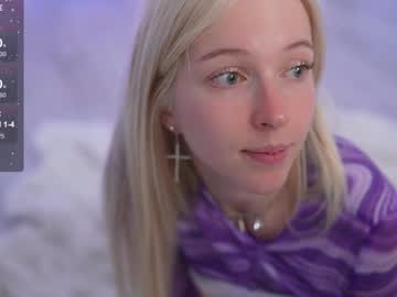 girl
        my_stella cam image #4980840