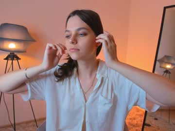 girl
        aviannajjustice cam image #1684867
