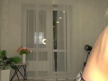 girl
        _whitedoll cam image #4644355